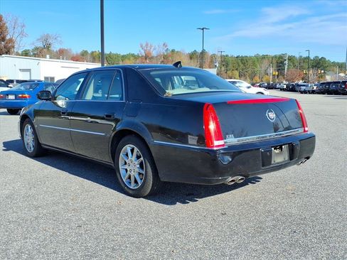 Used 2010 Cadillac DTS Luxury image 22