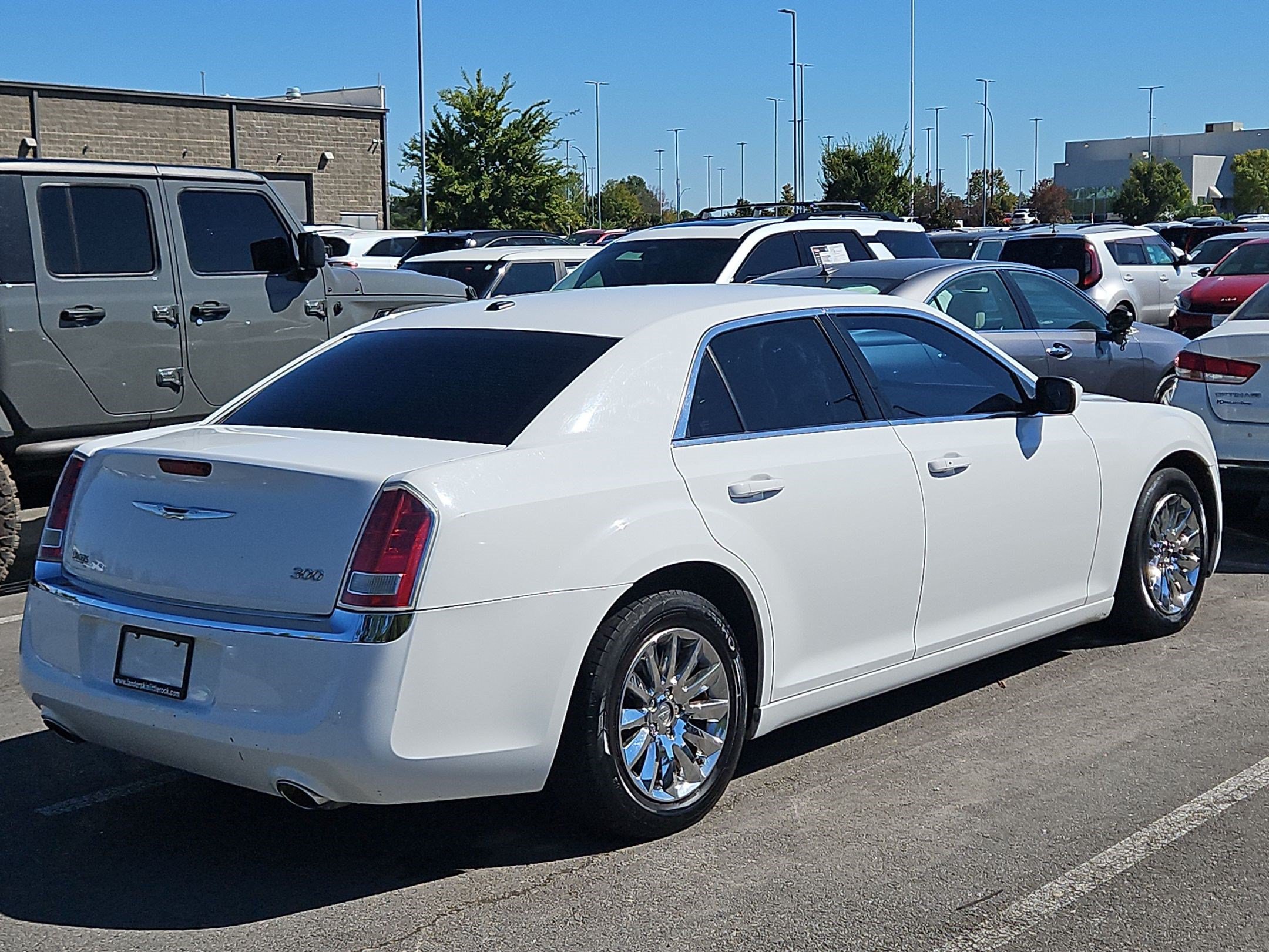 Used 2014 Chrysler 300 RWD image 7