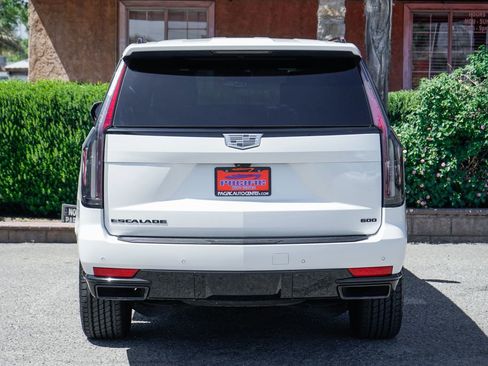 Used 2022 Cadillac Escalade Sport Platinum w/ LPO, ONYX Package AWD/4WD image 7