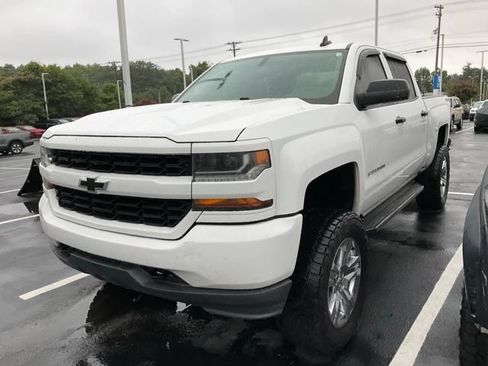 Used 2018 Chevrolet Silverado 1500 Custom w/ Custom Value Package AWD/4WD image 11