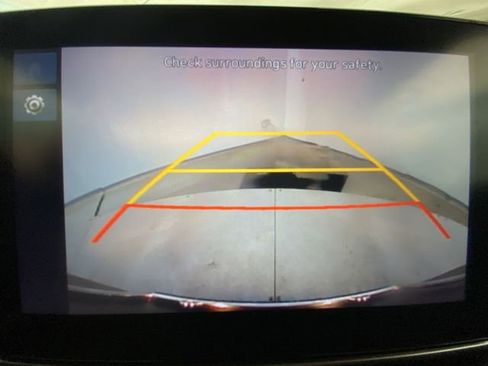 Used 2024 Hyundai Venue SEL image 17