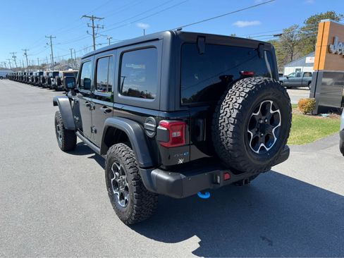 Used 2023 Jeep Wrangler Unlimited Rubicon 4xe w/ Steel Bumper Group AWD/4WD image 5