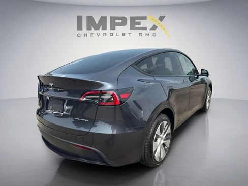 Used 2024 Tesla Model Y Long Range AWD/4WD image 5