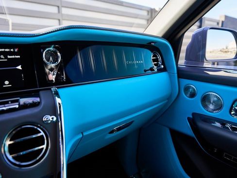 Used 2025 Rolls-Royce Cullinan image 79