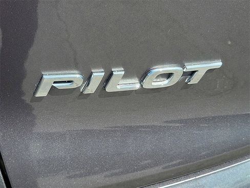 Used 2016 Honda Pilot Elite image 22