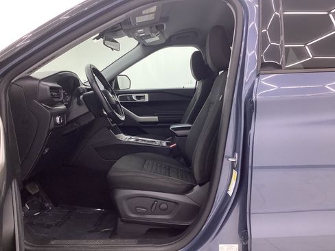 Used 2021 Ford Explorer XLT image 14