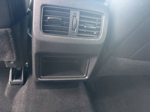 Used 2023 Nissan Rogue S image 17