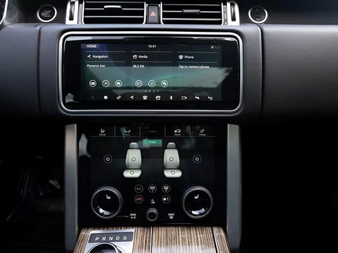 Used 2020 Land Rover Range Rover HSE image 28
