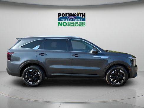 Used 2024 Kia Sorento S AWD/4WD image 7