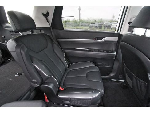 Used 2025 Hyundai Palisade SEL FWD image 13