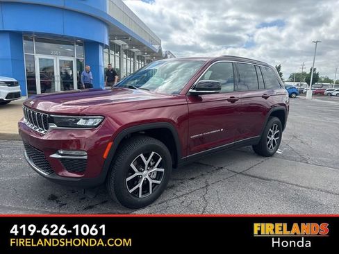 Used 2024 Jeep Grand Cherokee Limited AWD/4WD image 2
