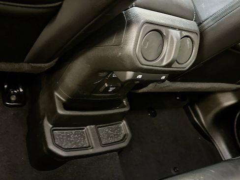 Used 2023 Jeep Wrangler Sahara image 28