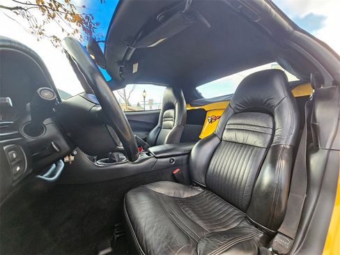 Used 2001 Chevrolet Corvette Convertible w/ Preferred Equipment Group2 image 16