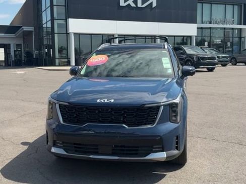 Certified 2025 Kia Sorento SX FWD image 2