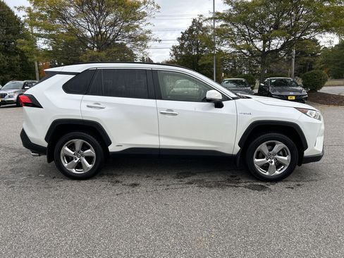 Used 2020 Toyota RAV4 Limited image 4