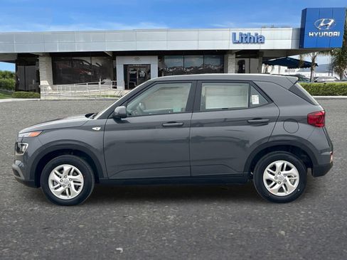 New 2026 Hyundai Venue SE image 5