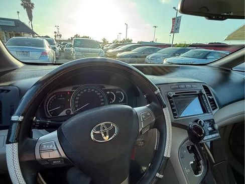 Used 2012 Toyota Venza LE FWD image 7