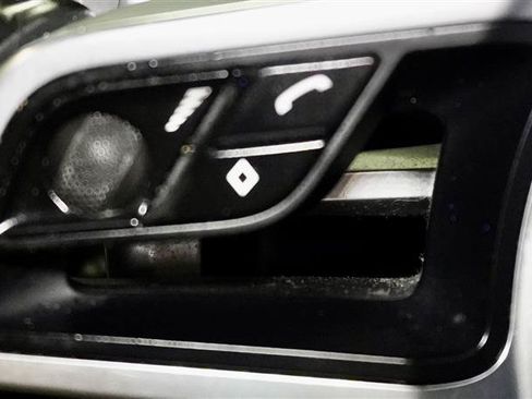 Used 2018 Porsche Macan AWD/4WD image 19
