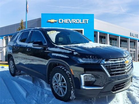 Used 2023 Chevrolet Traverse LT image 1