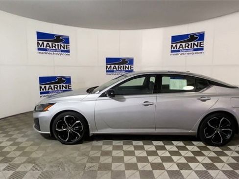 Used 2023 Nissan Altima 2.5 SR image 7