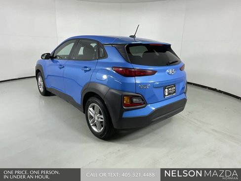 Used 2021 Hyundai Kona SE image 6