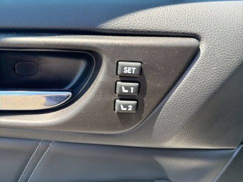 Used 2018 Subaru Outback 2.5i Limited AWD/4WD image 17