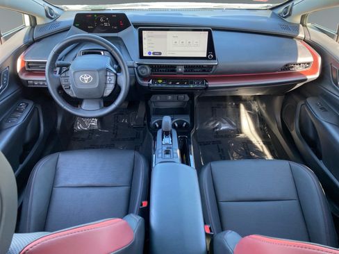 Used 2024 Toyota Prius Prime Premium FWD image 10