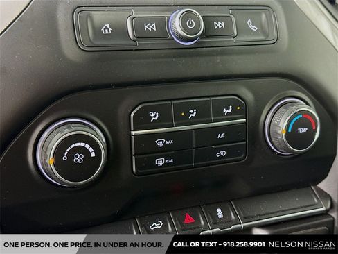 Used 2021 Chevrolet Silverado 2500 Custom w/ Custom Value Package image 16