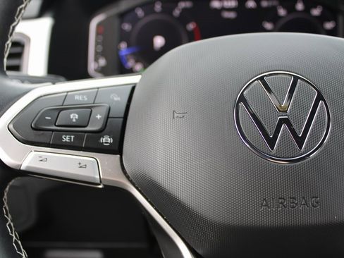 Certified 2023 Volkswagen Atlas Cross Sport SE image 13