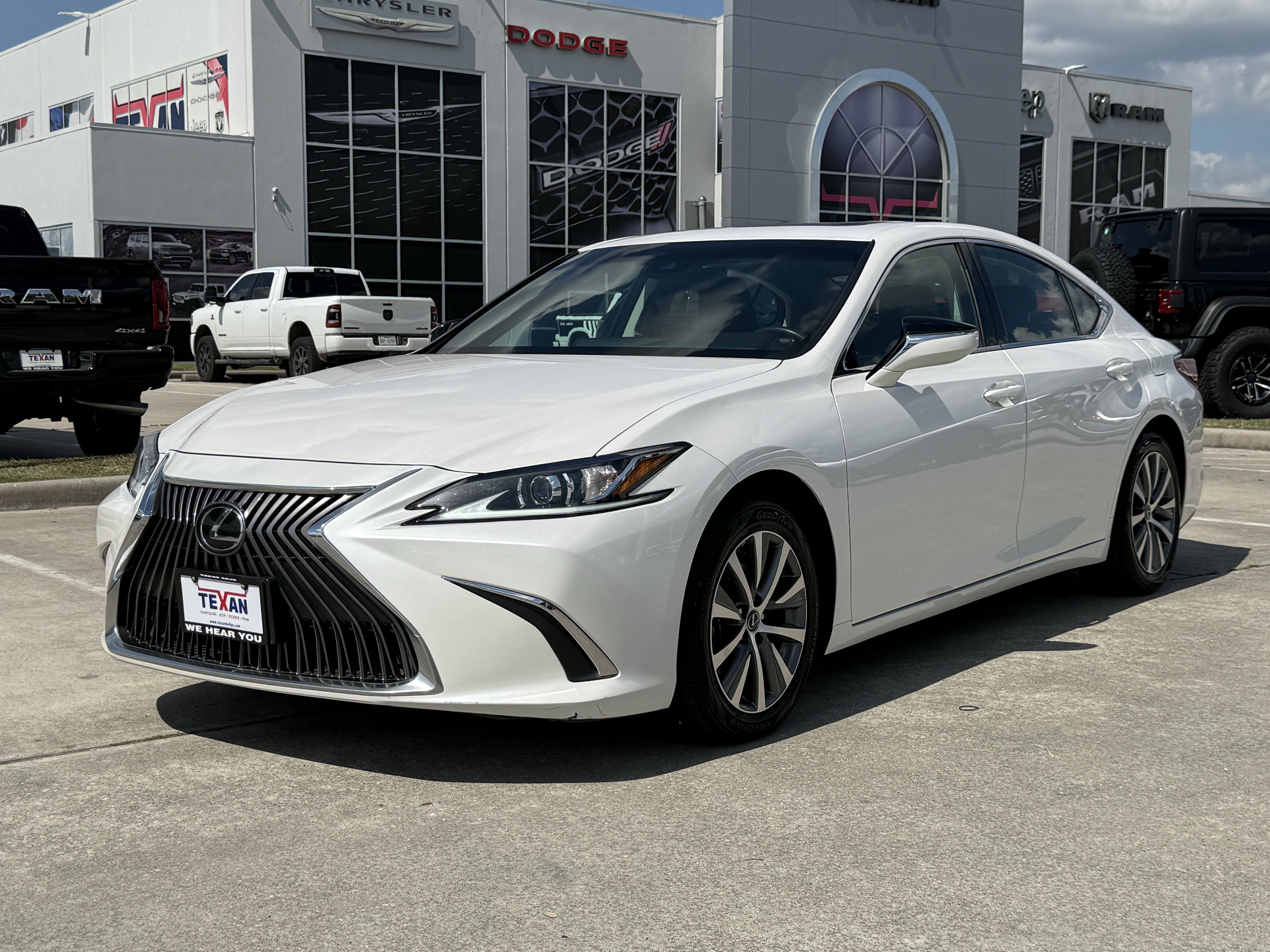 Used 2021 Lexus ES 350 w/ Accessory Package FWD image 8