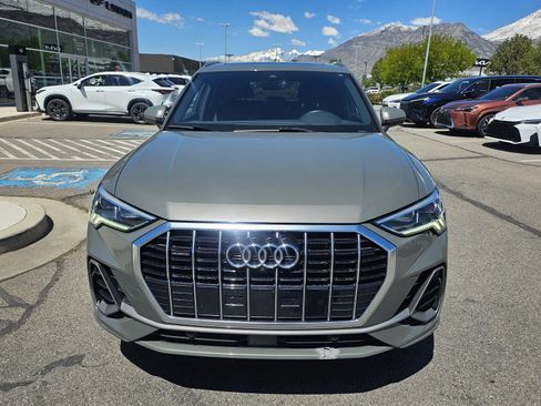 Used 2022 Audi Q3 2.0T Premium Plus w/ Premium Plus Package AWD/4WD image 2