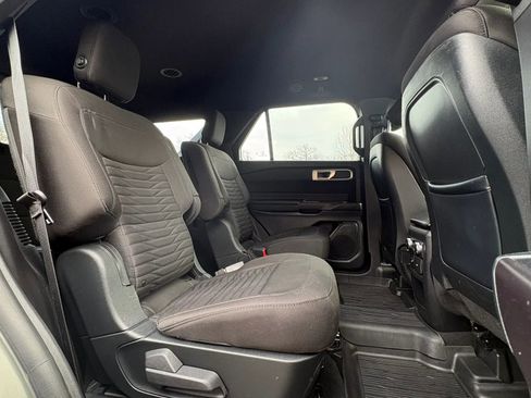 Used 2020 Ford Explorer XLT image 31
