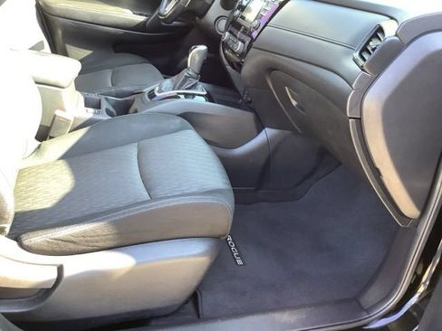 Used 2017 Nissan Rogue SV AWD/4WD image 25