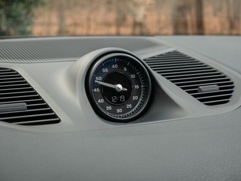 Used 2025 Porsche Cayenne E-Hybrid Coupe image 25