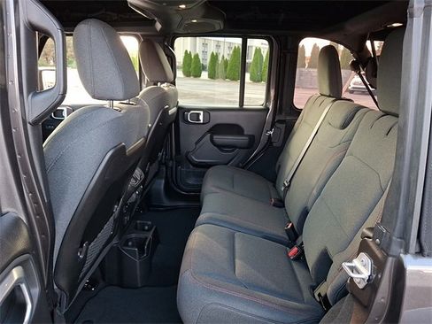 Certified 2024 Jeep Wrangler Unlimited Rubicon image 10