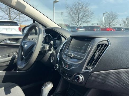 Used 2017 Chevrolet Cruze LT w/ Convenience Package image 34