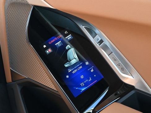 New 2026 BMW 740i image 23