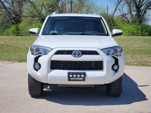 Used 2018 Toyota 4Runner SR5 image 2