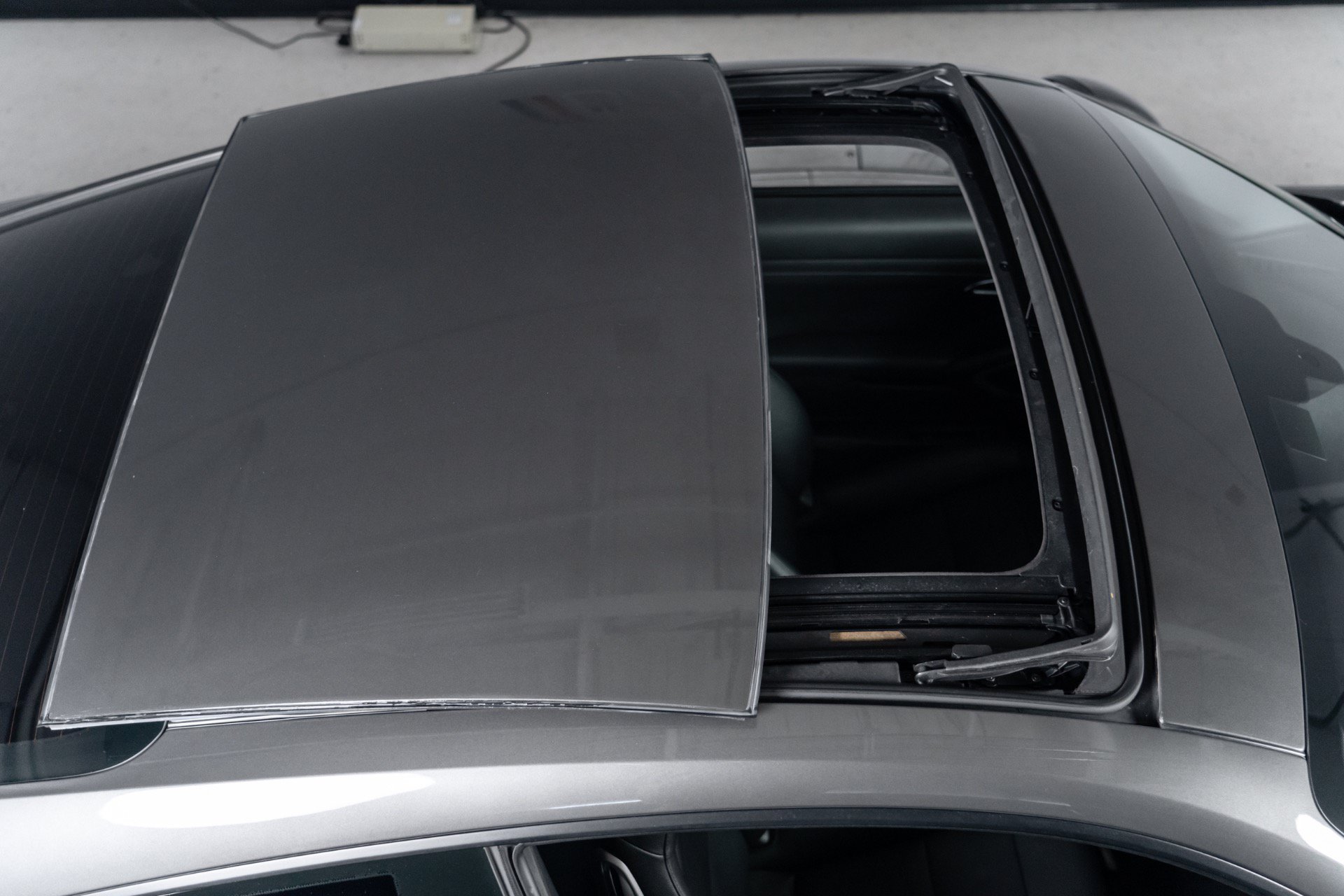 Used 2012 Porsche 911 Carrera RWD image 77
