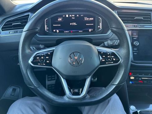 Certified 2022 Volkswagen Tiguan SEL R-Line image 18