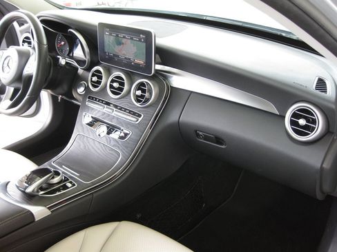 Used 2017 Mercedes-Benz C 300 Sedan image 36
