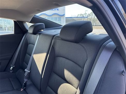 Used 2023 Chevrolet Malibu LS image 26