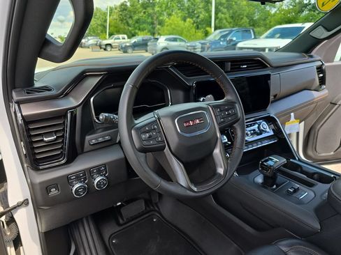 Used 2025 GMC Sierra 1500 AT4 w/ AT4 Premium Package AWD/4WD image 16