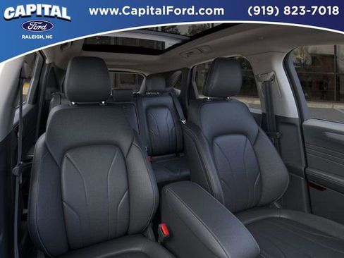 New 2025 Ford Escape SE w/ PHEV Premium Package image 10