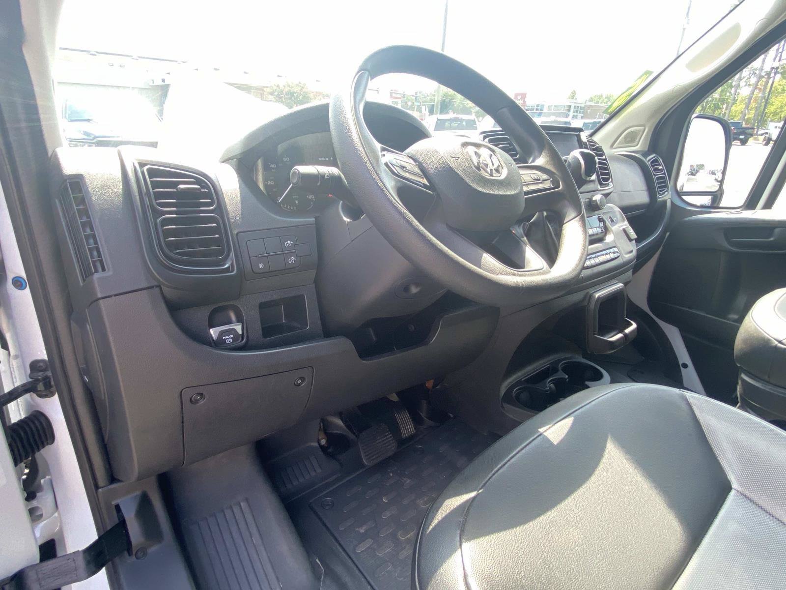 Used 2025 RAM ProMaster 2500 w/ Convenience Group FWD image 24