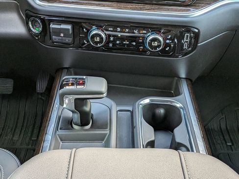 New 2026 GMC Sierra 1500 Elevation w/ Elevation Premium Package AWD/4WD image 18