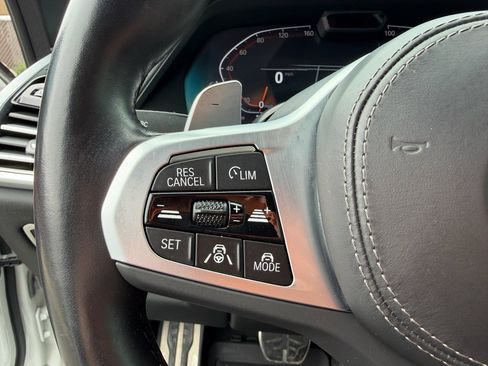 Used 2022 BMW X5 xDrive40i w/ M Sport Package AWD/4WD image 23
