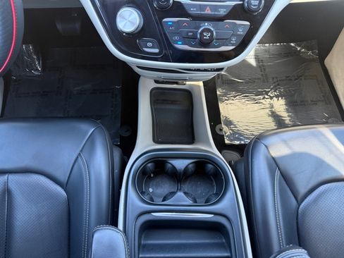 Used 2021 Chrysler Voyager Lxi FWD image 15