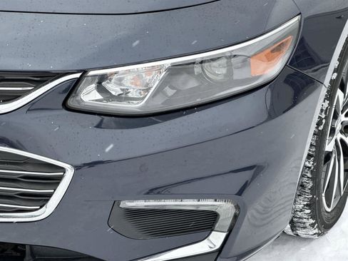 Used 2017 Chevrolet Malibu LT w/ Leather Package image 9