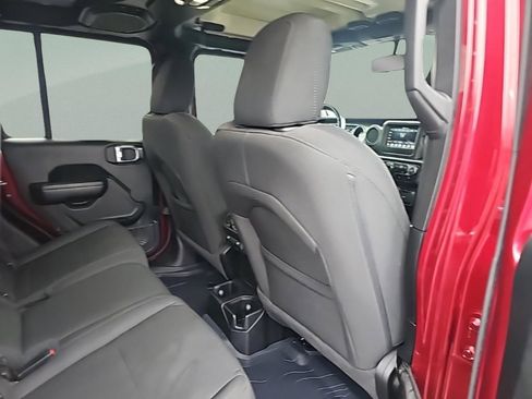 Used 2021 Jeep Gladiator Sport image 28